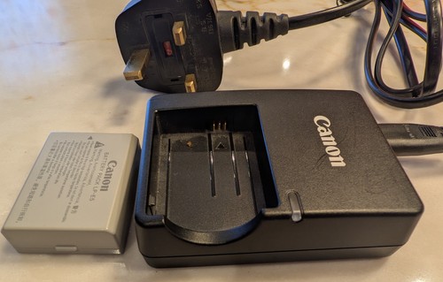 Canon camera battery charger