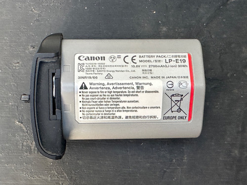 Genuine canon e19 - lp-e19, battery