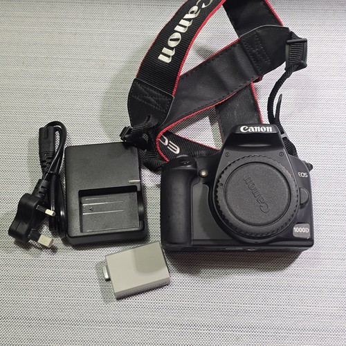 Canon eos 1000d camera - canon, working